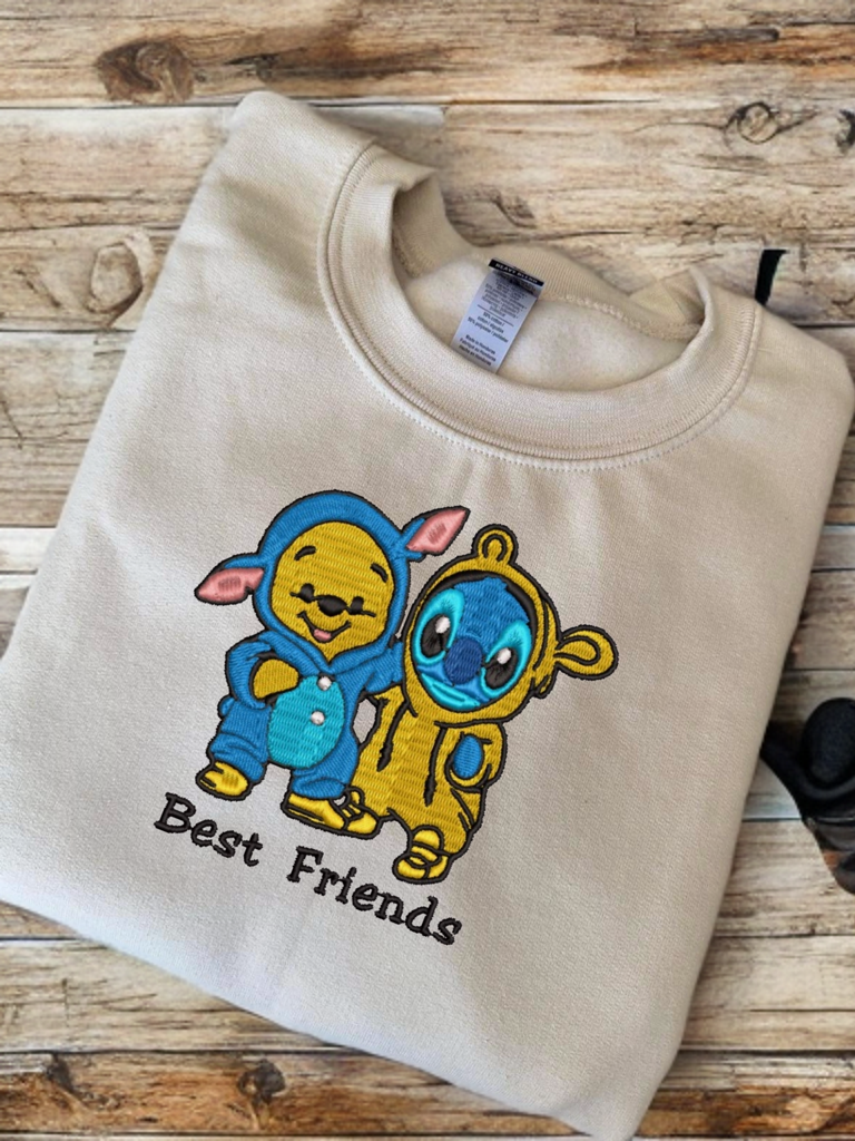 Sweat brodé Stitch et Winnie